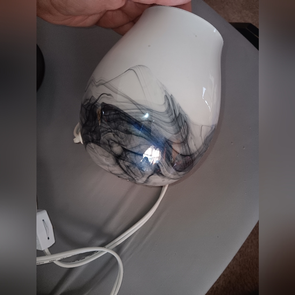 Beautiful art glass wax warmer - Picture 3 of 3